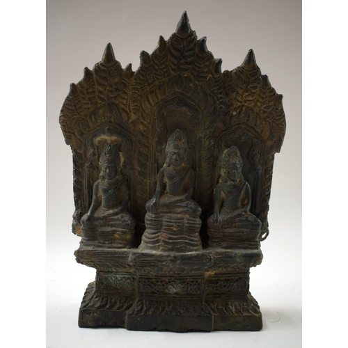 521 - A TIBETAN BRONZE FIGURAL GROUP 15 cm x 25 cm