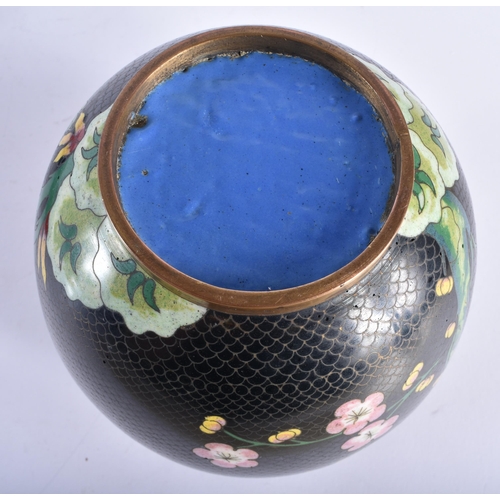 557 - A 19TH CENTURY CHINESE CLOISONNE ENAMEL GINGER JAR AND COVER Late Qing. 20 cm x 12 cm.