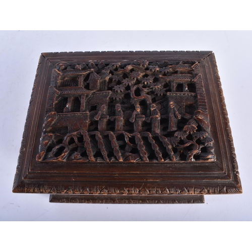 563 - A 19TH CENTURY CHINESE CARVED SANDALWOOD CASKET Qing. 16 cm x 14 cm.