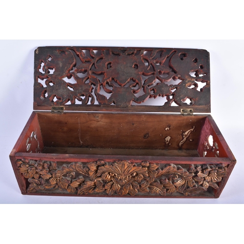 584 - A 19TH CENTURY CHINESE PAINTED AND GILDED WOOD OPENWORK CASKET Late Qing. 45 cm x 15 cm.