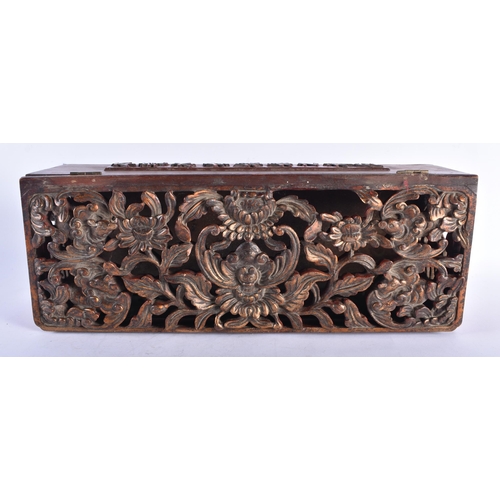 584 - A 19TH CENTURY CHINESE PAINTED AND GILDED WOOD OPENWORK CASKET Late Qing. 45 cm x 15 cm.