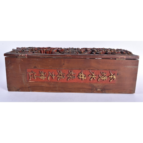 584 - A 19TH CENTURY CHINESE PAINTED AND GILDED WOOD OPENWORK CASKET Late Qing. 45 cm x 15 cm.