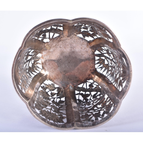 67 - A 19TH CENTURY CHINESE EXPORT RETICULATED SILVER BEAKER BOWL by Wang Hing. 146 grams.