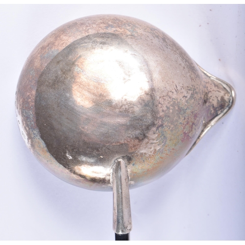 99 - AN ANTIQUE ENGLISH SILVER AND HORN TODDY LADLE. 64 grams. 43 cm long.