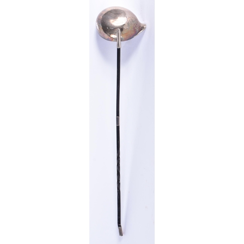 99 - AN ANTIQUE ENGLISH SILVER AND HORN TODDY LADLE. 64 grams. 43 cm long.