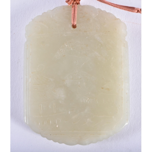 1036 - AN 18TH/19TH CENTURY CHINESE CELADON WHITE JADE PENDANT NECKLACE Qianlong/Jiaqing. 80 cm long, penda... 