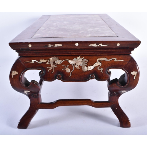 1094 - A LATE 19TH/20TH CENTURY CHINESE CARVED HARDWOOD MARBLE INLAID TABLE Late Qing. 45 cm x 25 cm.