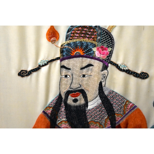 1096 - A LARGE 19TH CENTURY CHINESE SILK EMBROIDERED FIGURAL PANEL Late Qing. 125 cm x 85 cm.