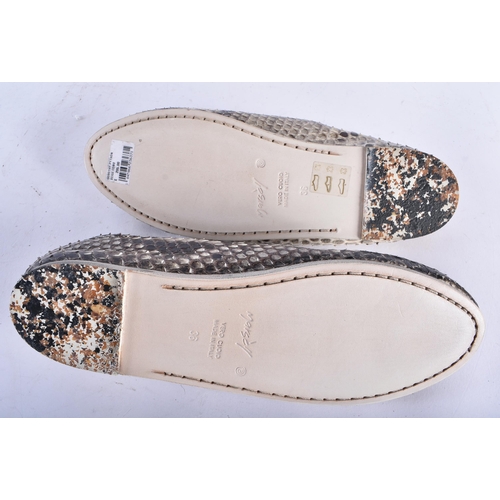 619 - A PAIR OF ITALIAN PYTHON MARSELL DESIGNER SHOES. Size 36. 26 cm long.