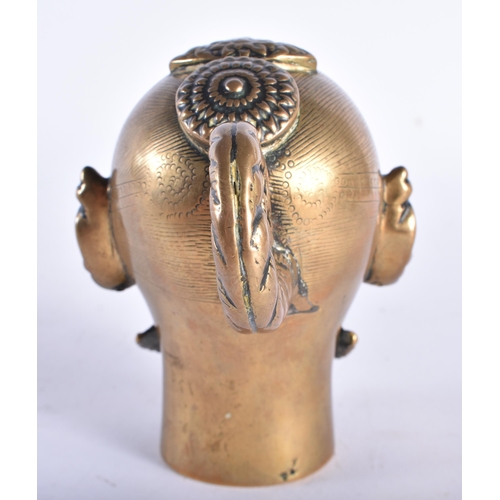 635 - AN UNUSUAL 19TH CENTURY INDIAN BRONZE HINDU HEAD with unusual scrolling handle hairpiece. 10 cm x 10... 