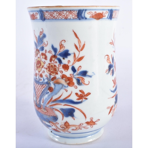 647 - A 17TH/18TH CENTURY CHINESE IMARI PORCELAIN TANKARD Kangxi/Yongzheng. 13 cm high.