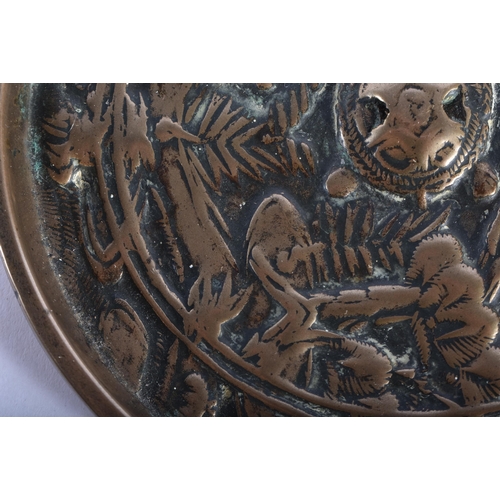 668 - AN 18TH CENTURY JAPANESE EDO PERIOD BRONZE HAND MIRROR decorated with birds in landscapes. 10 cm dia... 