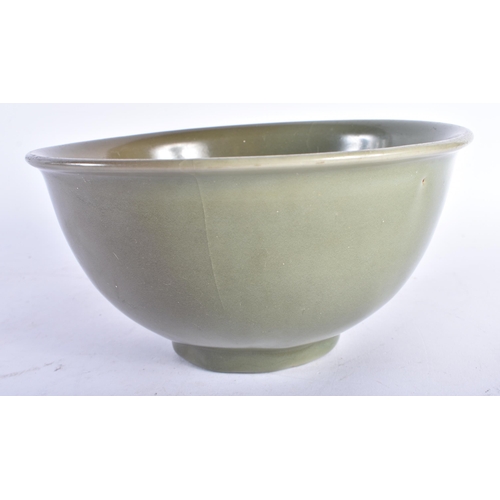 688 - A CHINESE MING DYNASTY LONGQUAN CELADON BOWL. 21 cm wide.