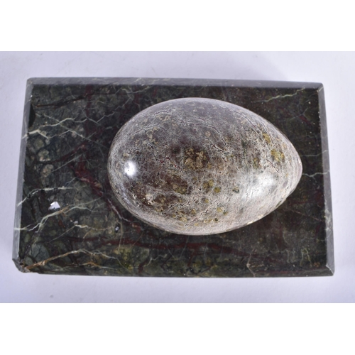 712 - AN ANTIQUE COUNTRY HOUSE BLOODSTONE MARBLE PAPERWEIGHT. 15 cm wide.