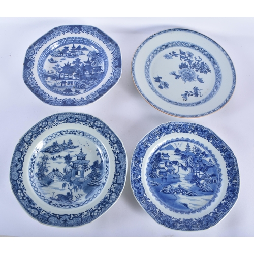 741 - A GROUP OF THIRTEEN 18TH CENTURY CHINESE EXPORT BLUE AND WHITE PORCELAIN PLATES Qianlong. 23 cm wide... 