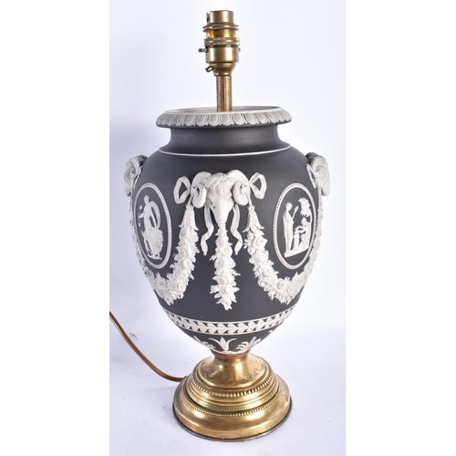 855 - A FINE ANTIQUE WEDGWOOD BLACK JASPERWARE COUNTRY HOUSE LAMP decorated with classical figures and ram... 