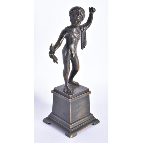 862 - A SMALL ANTIQUE BRONZE FIGURE OF A MALE After the Antiquity. 12 cm high.