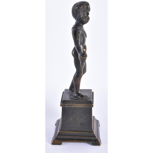 862 - A SMALL ANTIQUE BRONZE FIGURE OF A MALE After the Antiquity. 12 cm high.