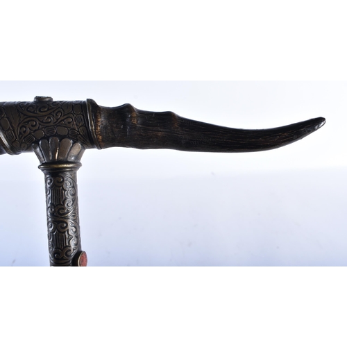 900 - AN UNUSUAL EARLY 20TH CENTURY MIXED METAL TURQUOISE AND CORAL INSET SWORD STICK. 88 cm long.  BUYERS... 