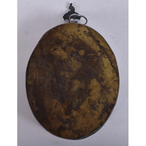 916 - A FINE 17TH/18TH CENTURY ITALIAN POPE RELIQUARY with wax seal to reverse. 12 cm x 7.5 cm.