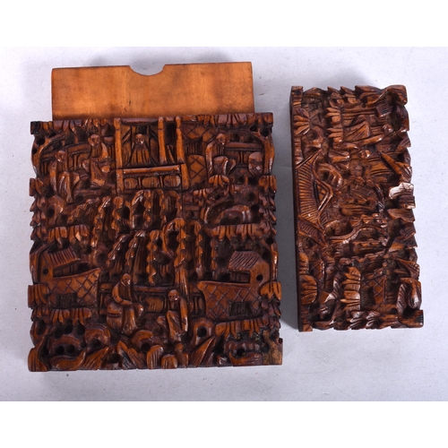 940 - A 19TH CENTURY CHINESE CARVED SANDALWOOD CARD CASE AND COVER Qing. 11.5 cm x 7.5 cm.