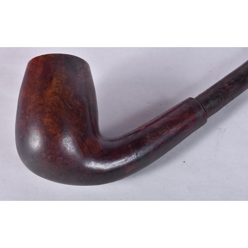 946 - A LARGE REAL BRIAR CARVED WOOD PIPE. 38 cm long.