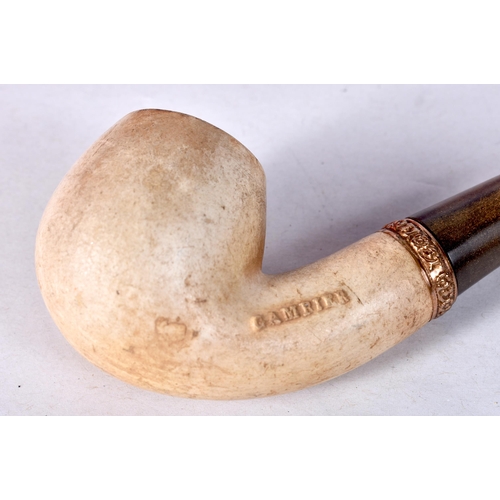 958 - AN ANTIQUE FRENCH MEERSCHAUM GAMBIER PIPE. 15 cm long.