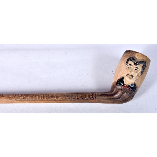 959 - AN UNUSUAL SCHMIDT ET FALLUER ANNIVERSARY CLAY PIPE.22 cm long.