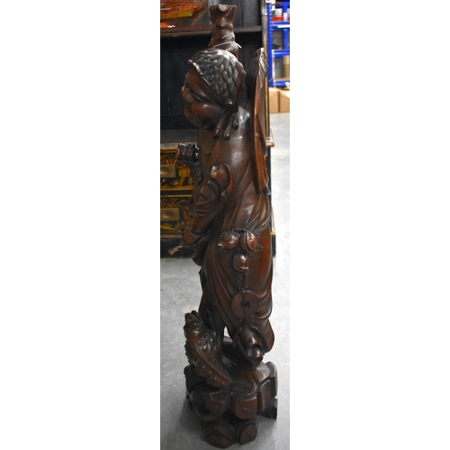 996 - A VERY RARE MASSIVE 19TH CENTURY CHINESE CARVED ROOTWOOD FIGURE OF AN IMMORTAL Qing. 100 cm high.