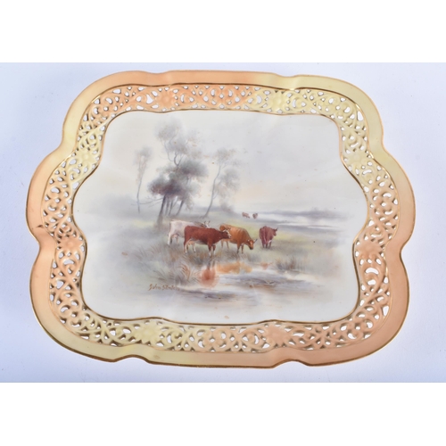 34 - A ROYAL WORCESTER RETICULATED PORCELAIN DISH by John Stinton. 24 cm x 22 cm.