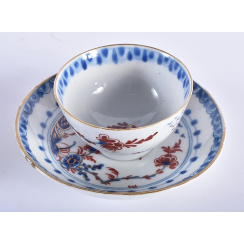 569 - A PAIR OF 18TH CENTURY ENGLISH BLUE AND WHITE PORCELAIN TEABOWLS AND SAUCERS possibly Liverpool. 11 ... 