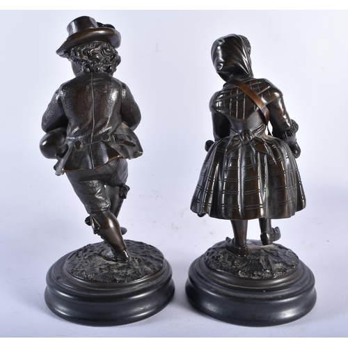 64 - A PAIR OF 19TH CENTURY FRENCH BRONZE FIGURES OF MUSICIANS. 18 cm high.