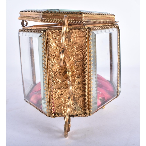 701 - A LARGE LATE 19TH CENTURY FRENCH PALAIS ROYALE TWIN HANDLED GLASS CASKET. 26 cm x 16 cm.