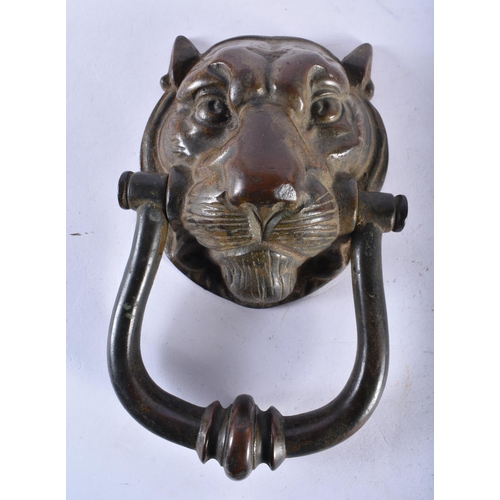 749 - A CONTEMPORARY BRONZE DOOR KNOCKER. 18 cm x 13 cm.