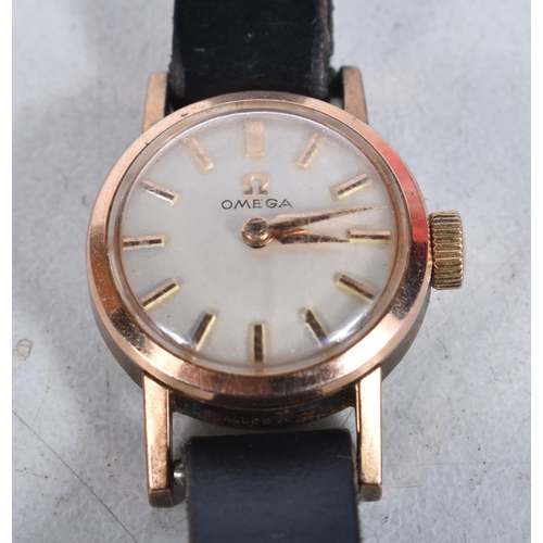 1910 - Women's Vintage Omega Gold Tone Watch Hand-Wind Working. 2 cm wide.