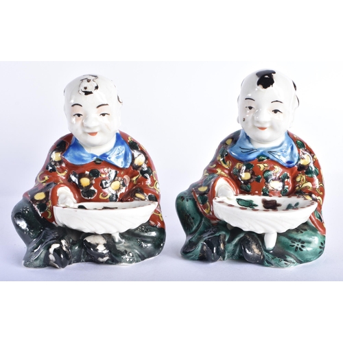 2018 - A PAIR OF 19TH CENTURY JAPANESE MEIJI PERIOD AO KUTANI PORCELAIN FIGURES painted with flowers. 14 cm... 