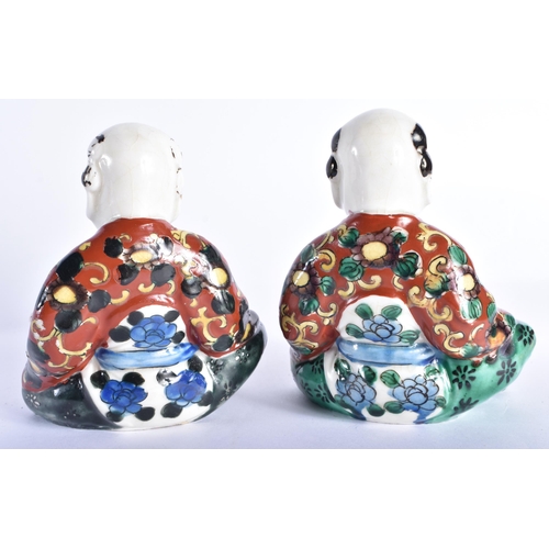 2018 - A PAIR OF 19TH CENTURY JAPANESE MEIJI PERIOD AO KUTANI PORCELAIN FIGURES painted with flowers. 14 cm... 