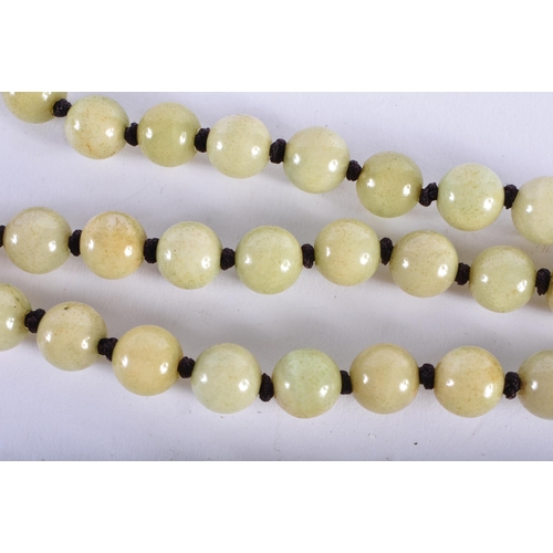 2171 - A CHINESE REPUBLICAN PERIOD JADE NECKLACE. 157 grams. 130 cm long.