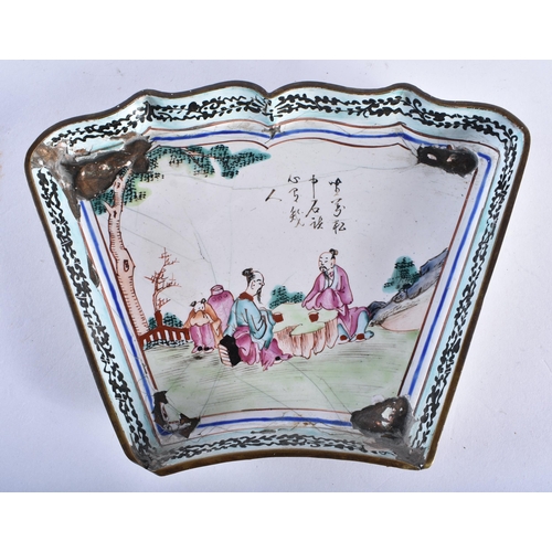 2567 - A PAIR OF 19TH CENTURY CHINESE CANTON ENAMEL DISHES Qing. 13 cm x 11 cm.