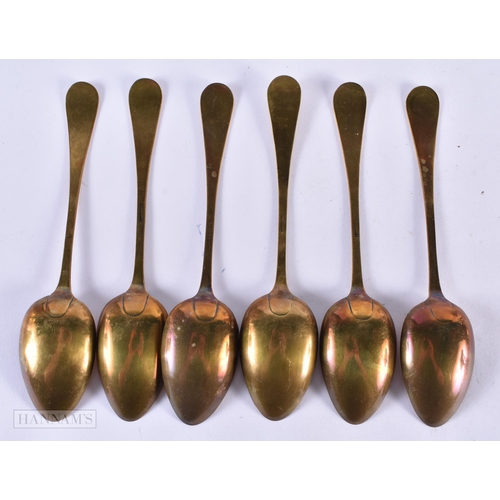 117 - A SET OF SIX GEORGE III LONDON YELLOW METAL SPOONS. 232 grams. 22 cm long. (6)