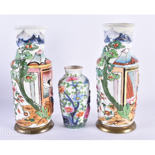 142 - A PAIR OF 19TH CENTURY FRENCH SAMSONS OF PARIS PORCELAIN VASES together with a similar vase, decorat... 