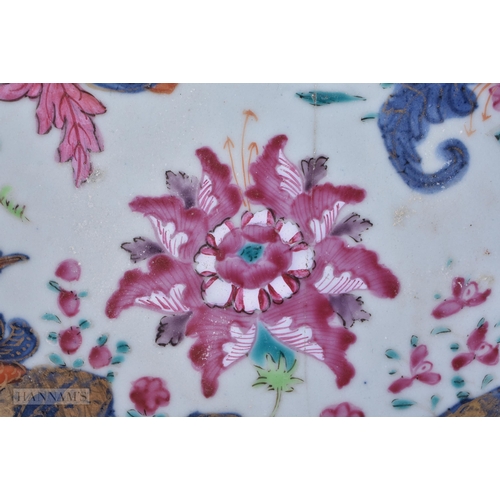 143 - AN 18TH CENTURY CHINESE EXPORT TOBACCO LEAF PORCELAIN DISH Qianlong. 22 cm wide.