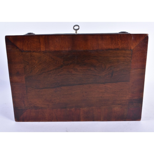 164 - A FINE WILLIAM IV CARVED ROSEWOOD CASKET in the manner of Gillows. 25 cm x 17 cm x 15 cm.