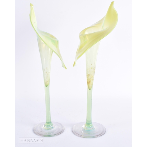 25 - A PAIR OF ART NOUVEAU URANIUM TYPE GLASS JACK IN A PULPIT VASES. 33 cm high