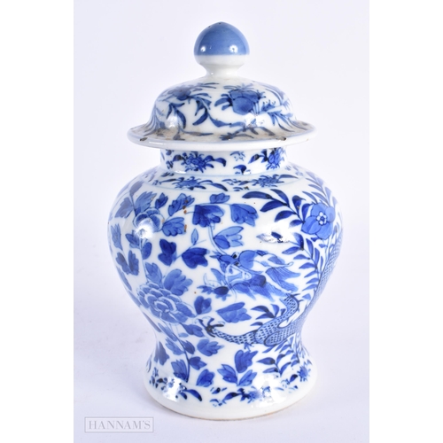 39 - A 19TH CENTURY CHINESE BLUE AND WHITE PORCELAIN VASE AND COVER Late Qing. 18 cm high.