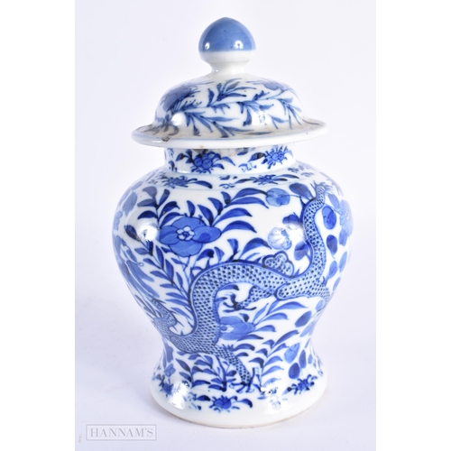 39 - A 19TH CENTURY CHINESE BLUE AND WHITE PORCELAIN VASE AND COVER Late Qing. 18 cm high.