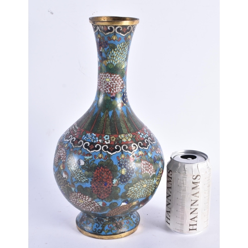 462 - A LARGE 19TH CENTURY CHINESE CLOISONNE ENAMEL VASE Qing. 32 cm high.