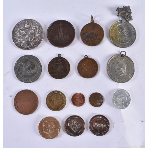 467 - A GOOD PRIVATE COLLECTION OF COINS including Duke of Argyle and Sir. Robert Walpole Medal, other ear... 