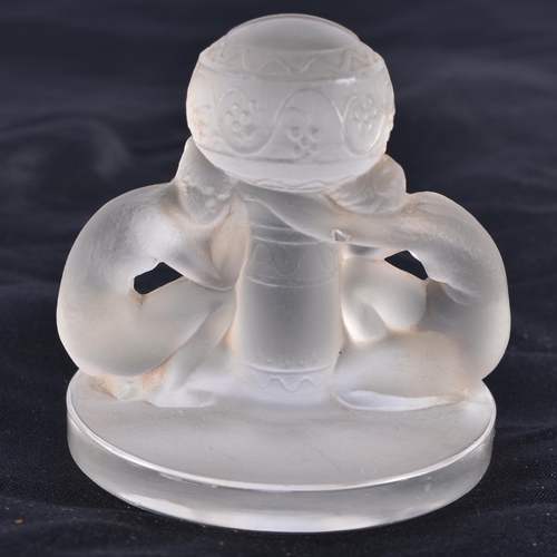 482 - A LALIQUE GLASS DOUBLE FEMALE FIGURE. 6 cm high.