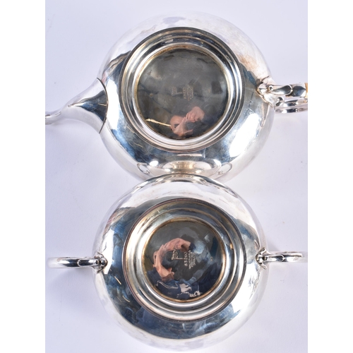 507 - A LOVELY FIVE PIECE SILVER COFFEE SET. Sheffield 1906. 3120 grams. Largest 23 cm x 18 cm. (5)